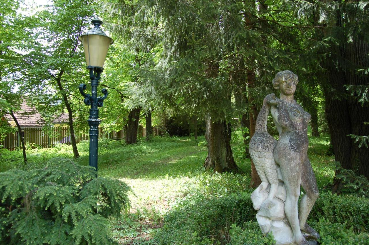 Gloegglhof Bed & Breakfast Trofaiach Bagian luar foto