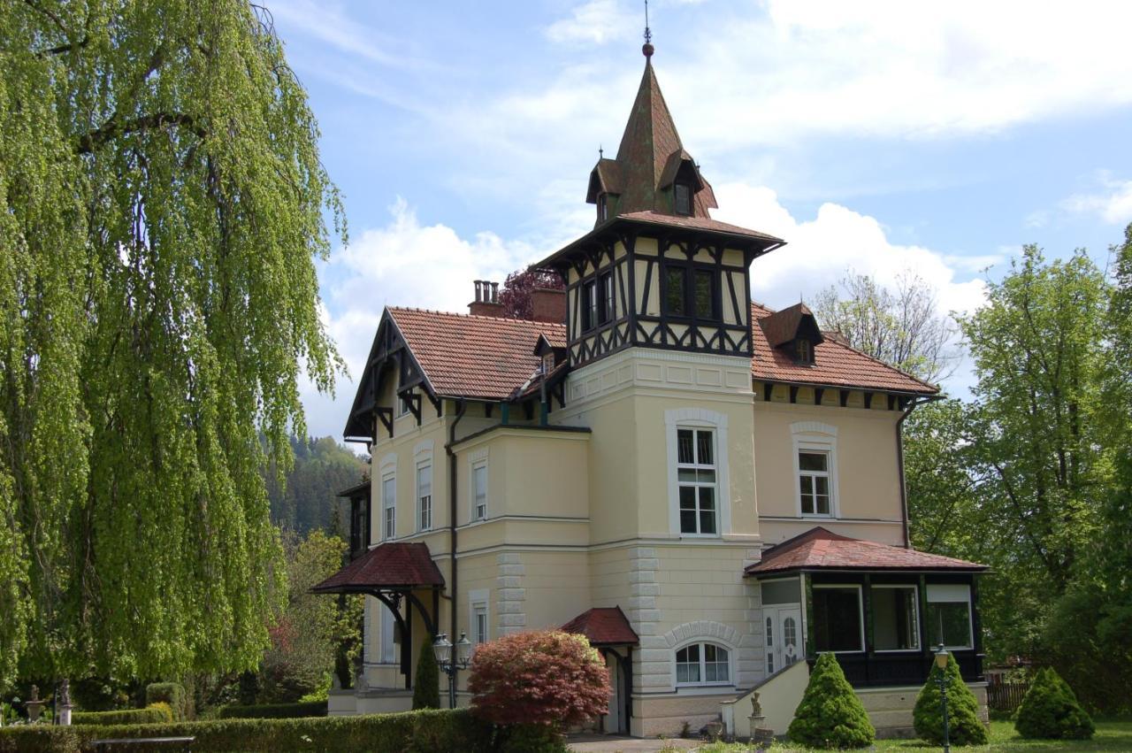 Gloegglhof Bed & Breakfast Trofaiach Bagian luar foto