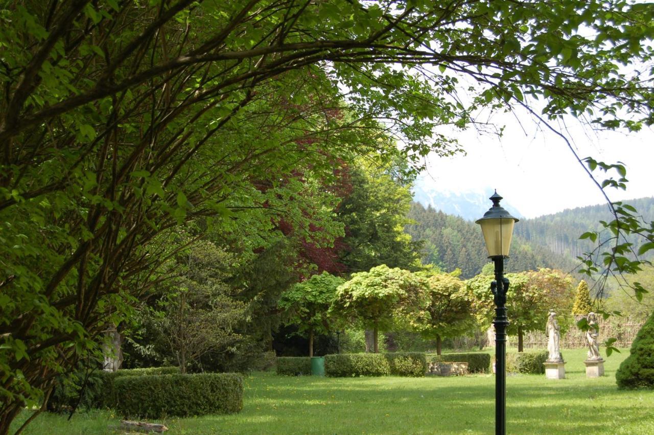 Gloegglhof Bed & Breakfast Trofaiach Bagian luar foto