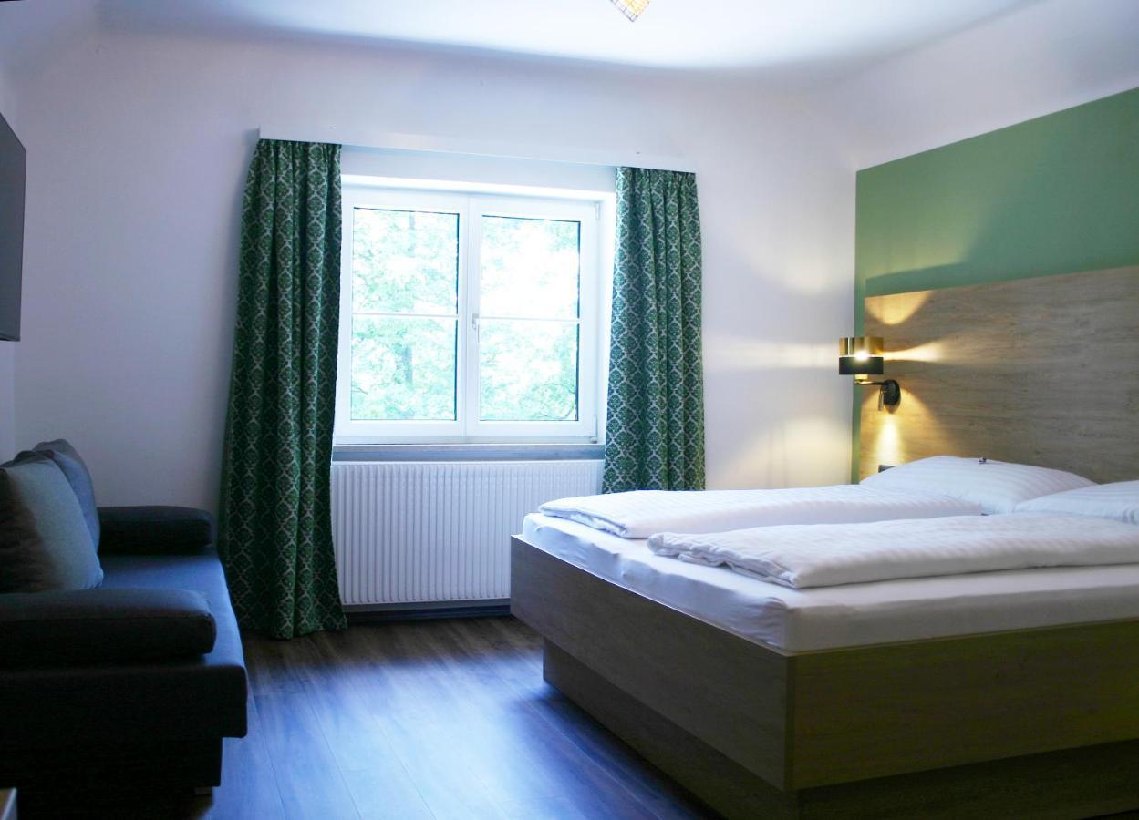 Gloegglhof Bed & Breakfast Trofaiach Bagian luar foto