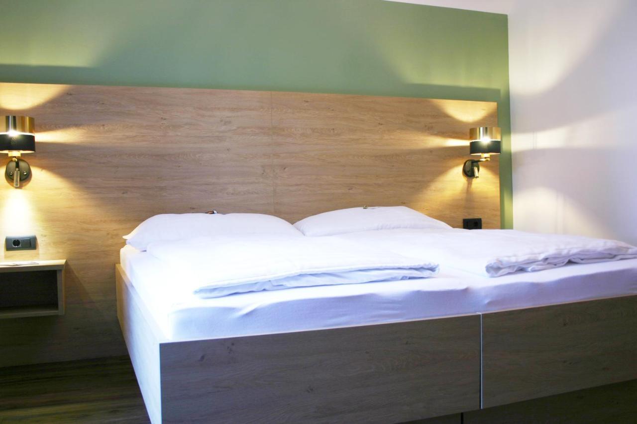 Gloegglhof Bed & Breakfast Trofaiach Bagian luar foto